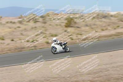 media/Apr-20-2025-AHRMA (Sun) [[393a79c373]]/Race/Group 11 early race/Turn 4b/